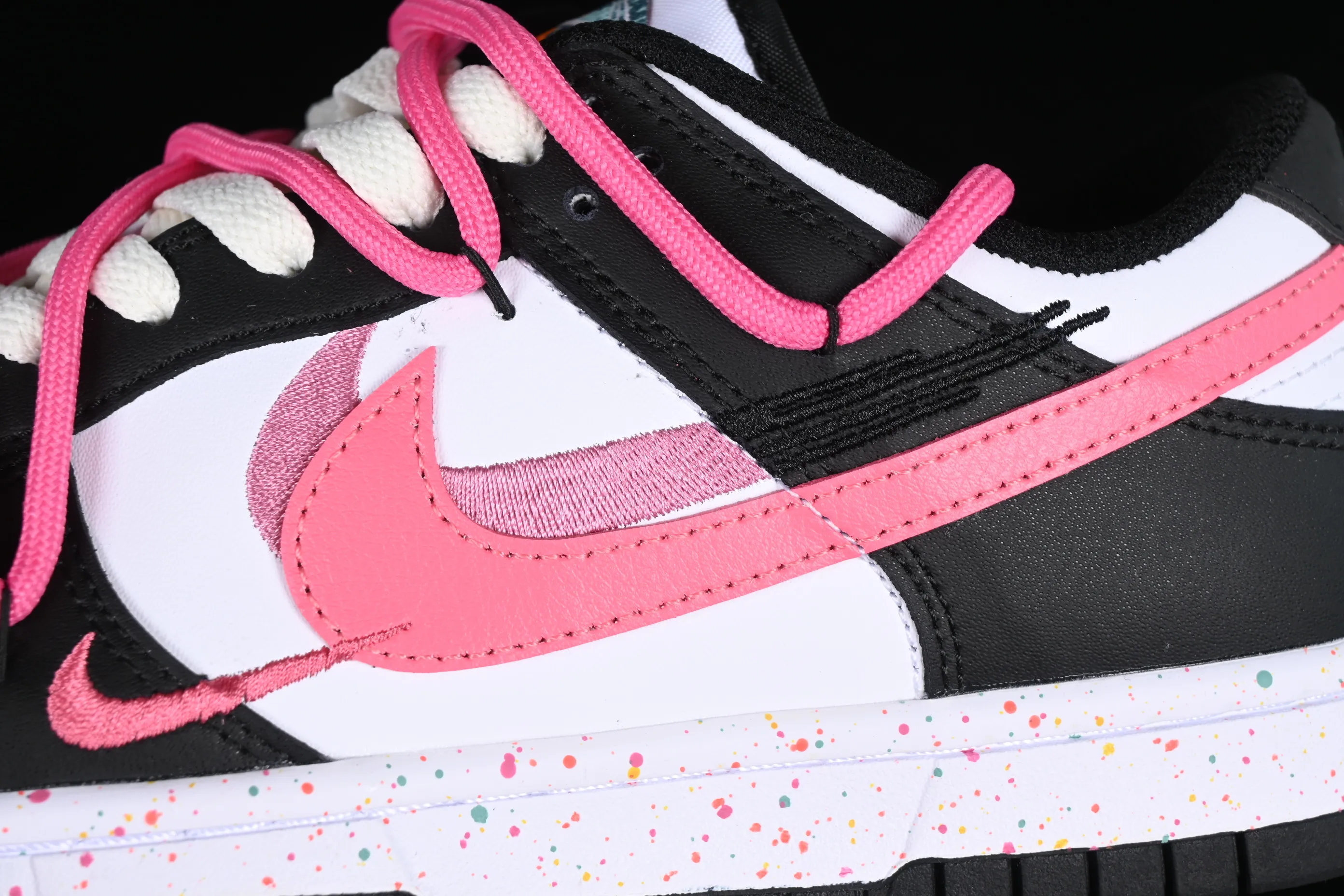 All Categories Nk SB Dunk Series Nk SB Dunk Low Low-top sneakers J version Nk Dunk Low "Multi Color" Vibrant three hooks Customized version of deconstructed strap casual sneakers FD4623-131
